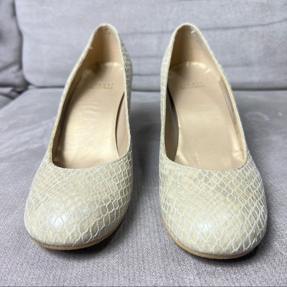 STUART WEITZMAN Size 7.5 Leather Snakeskin Light Green Wedge Wood Heel - Picture 10 of 11